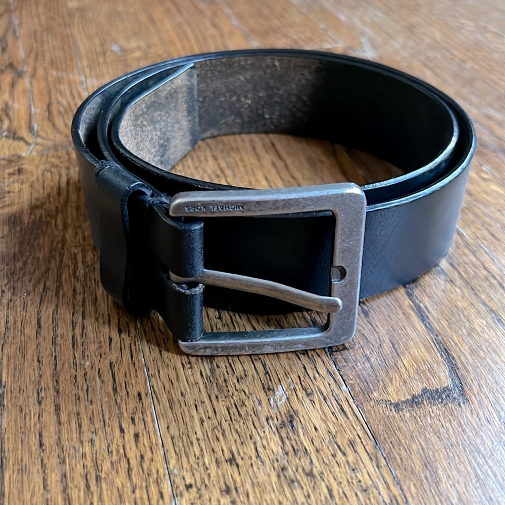 Michael Kors Men’s black leather belt.